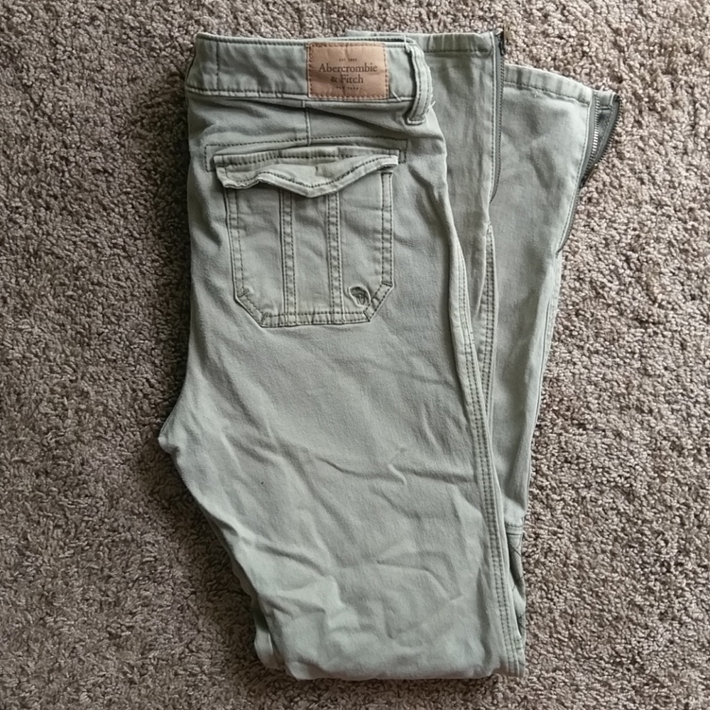 Abercombie and Fitch Army Green Skinny's